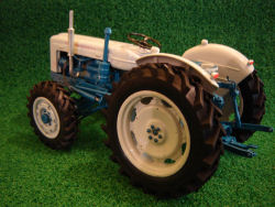 RJN CLASSIC TRACTORS Roadless 6/4 White Bonnet Tractor Model www.rjnclassictractors.co.uk