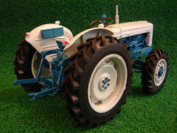 RJN CLASSIC TRACTORS Roadless 6/4 White Bonnet Tractor Model www.rjnclassictractors.co.uk