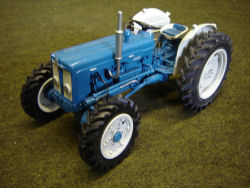 Roadless Super Major Model Tractor